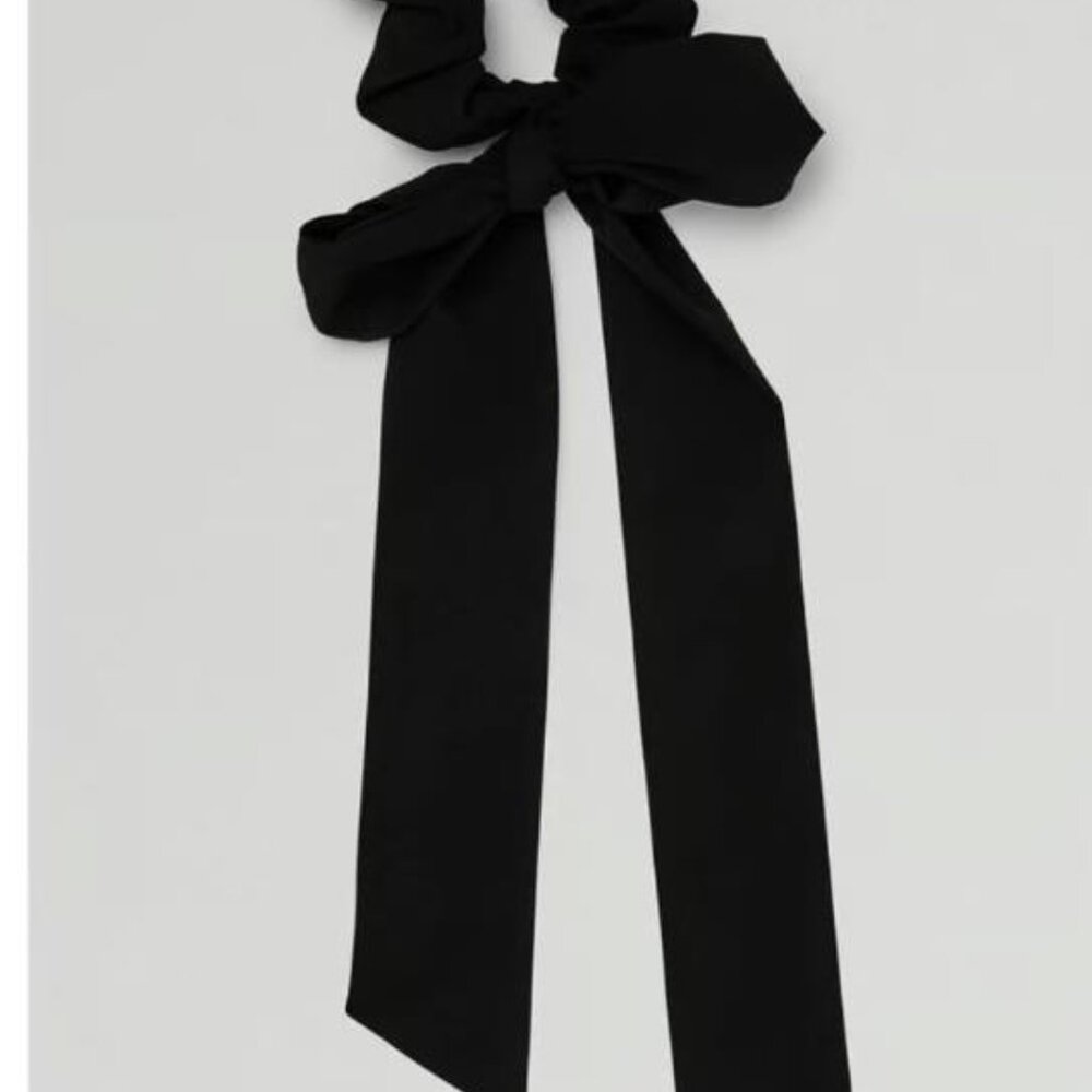 New Alo Yoga Love Knots Tie Scrunchie - Picture 2 of 3